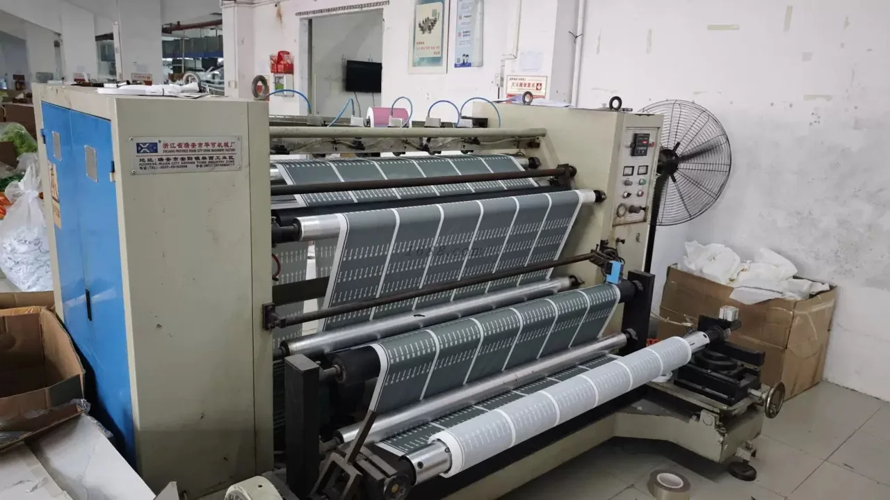 Roll-to-roll print equipment